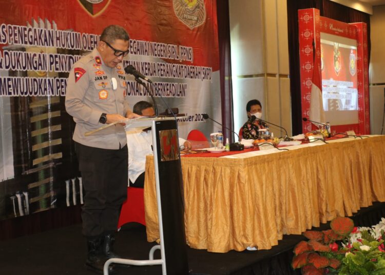 Wakil Kepala Kepolisian Daerah Maluku Brigjen Pol Jan de Fretes, saat membuka kegiatan pelatihan peningkatan kemampuan PPNS di Swissbell Hotel, Kota Ambon, Kamis (14/10/2021).