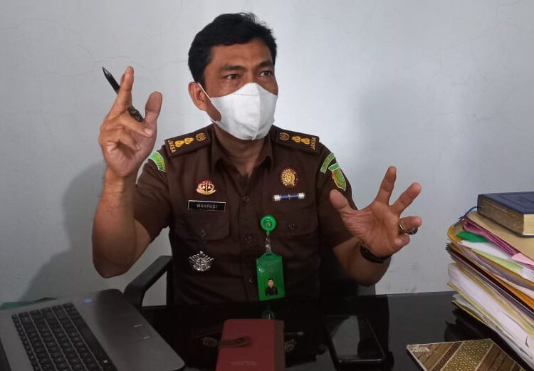Kepala Seksi Penerangan dan Humas Kejati Maluku, Wahyudi Kareba. (Foto: Husen Tosiuta/AmbonKita.com)
