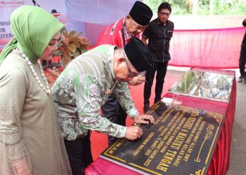 Gedung RKB MIN & MTsN Malteng Diresmikan Gubernur