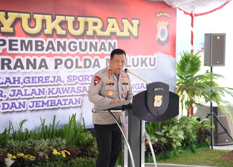 Kapolda Resmikan Musholah dan Gereja di Mako Polda Maluku