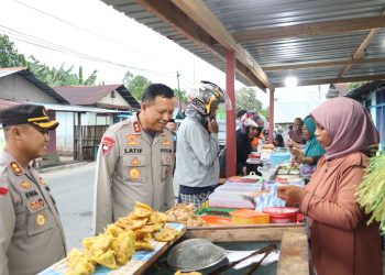 Kapolda Beli Takjil dan Makanan Buka Puasa di Kampung Lala