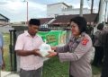 Bidhumas Polda Maluku Berbagi Takjil di Ambon