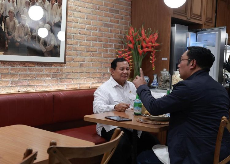 Menteri Pertahanan Prabowo Subianto mengunggah sejumlah foto momen pertemuannya dengan Mantan Gubernur Jawa Barat, Ridwan Kamil di kediamannya di Jalan Kertanegara 4, Jakarta Selatan, Rabu malam (13/9/2023).