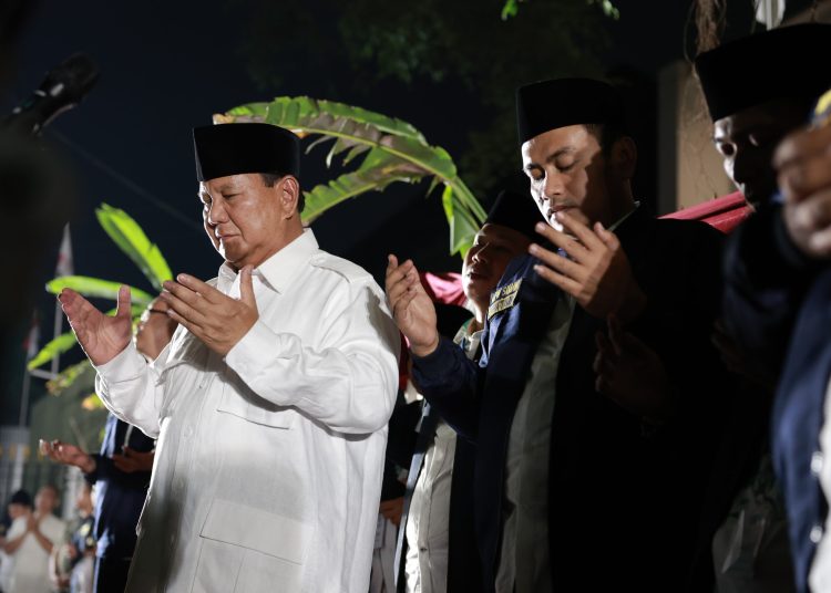 Ketua Umum Partai Gerindra Prabowo Subianto menerima kehadiran Samawi (Solidaritas Ulama Muda Jokowi) di kediaman Kertanegara 4, Jakarta Selatan, Sabtu (7/10/2023). FOTO : ISTIMEWA