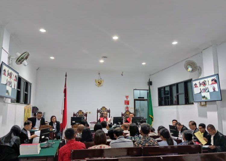 Sidang lanjutan perkara dugaan korupsi SPPD fiktif pada BPKAD Kepulauan Tanimbar yang digelar di Pengadilan Tipikor pada Pengadilan Negeri Ambon, Senin (20/11/2023). (Foto: AmbonKita.com)