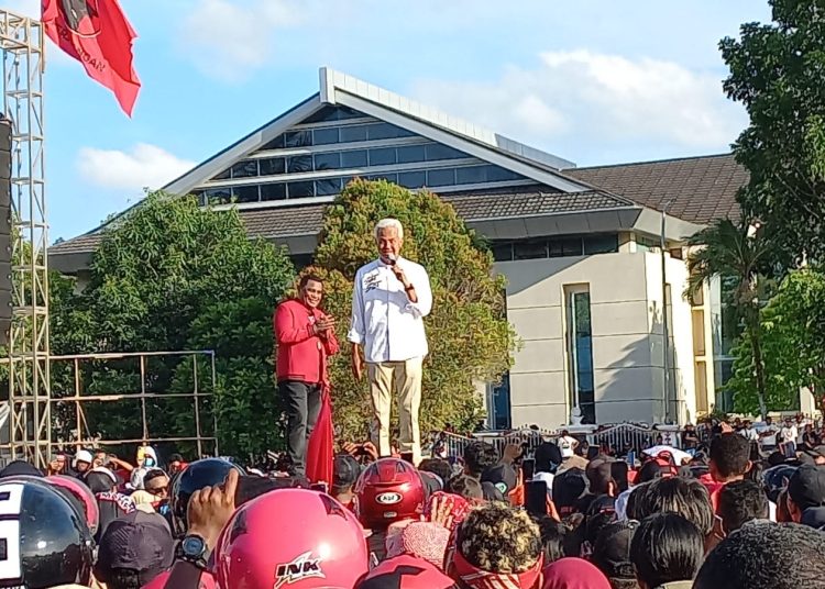 Calon Presiden RI, Ganjar Pranowo, tampak berkampanye terbuka di lapangan Merdeka, Kota Ambon, Maluku, Senin (29/1/2024). (Foto: Ambonkita.com)
