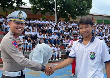 Pelajar SMP Enam dan SMA Empat Ambon Diajak Tertib Berlalu Lintas