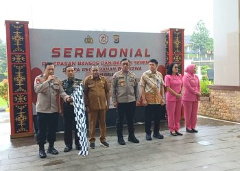 Kapolda Maluku Lepas 8080 Paket Sembako untuk Masyarakat