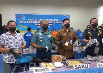 BNNP Maluku Gagalkan Penyelundupan Narkotika Jaringan Internasional, 957 Gram Ganja dan Sabu Diamankan