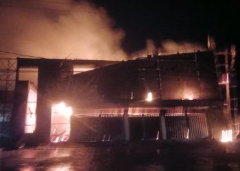Swalayan City Mart di Namlea Ludes Terbakar