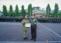 Pangdam XV Pattimura Berikan Penghargaan Kepada Penyelamat Mahasiswi yang Ingin Lompat dari Atas JMP Ambon