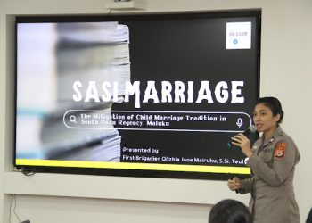 Bawakan Materi “Kawin Sasi” di Bursel, Anggota Polwan Ini Raih Juara 1 Nasional