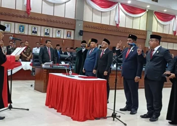 Empat Pimpinan DPRD Maluku Dilantik, Ini Mereka