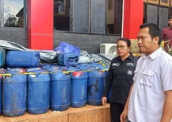 Dua Perempuan Tersangka Kasus Penimbunan BBM Pertalite di Ambon