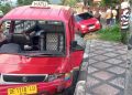Tabrakan di Tantui Angkot Berpenumpang Jurusan Hatu Terbalik
