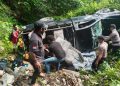 Mobil Pengangkut Logistik Pilkada Terbalik di Buru, Empat Polisi Terluka