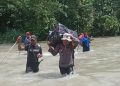 Perjuangan Bhabinkamtibmas Negeri Besi yang Jalan Kaki Selama Dua Hari Kawal Logistik Pemilu