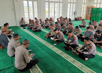 Polda Maluku Gelar Yasinan Tingkatkan Mental dan Akhlak Personel