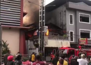 Rumah makan Ayah Trikora terbakar, Selasa (21/1/2025).