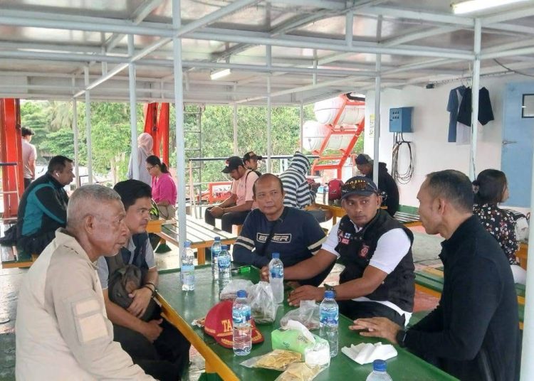 Kolatlena Turunkan Tim Kemensos Bawa Santunan untuk Korban Bencana di SBT