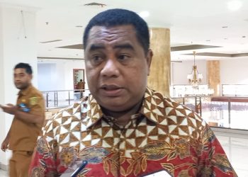 Ketua DPRD Maluku, Benhur George Watubun, saat ditemui wartawan, Selasa (18/2/2025). (Foto: Ambonkita.com/Husen Toisuta)