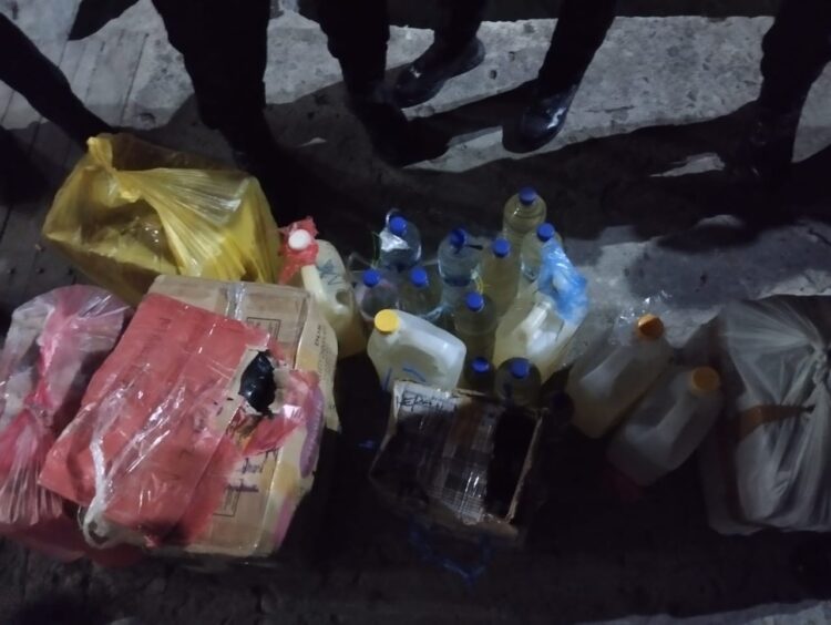 Polisi Gagalkan Penyelundupan Ratusan Liter Miras Tradisional di Ambon