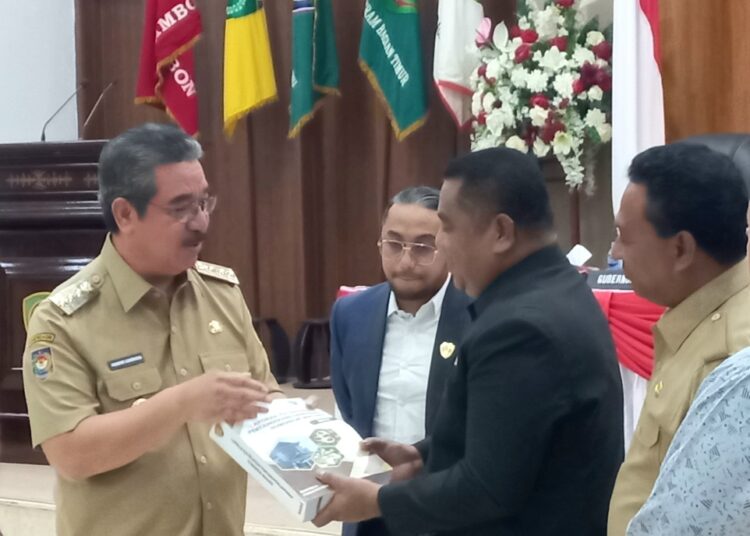 Rapat Paripurna Penyampaian LKPJ APBD 2024, Ketua DPRD Maluku: LKPJ Harus Transparan