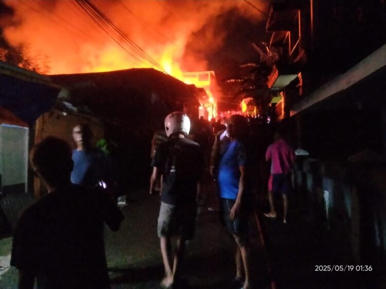 Lima Rumah Warga dan Dua Barak Pengungsi di Bentas Terbakar