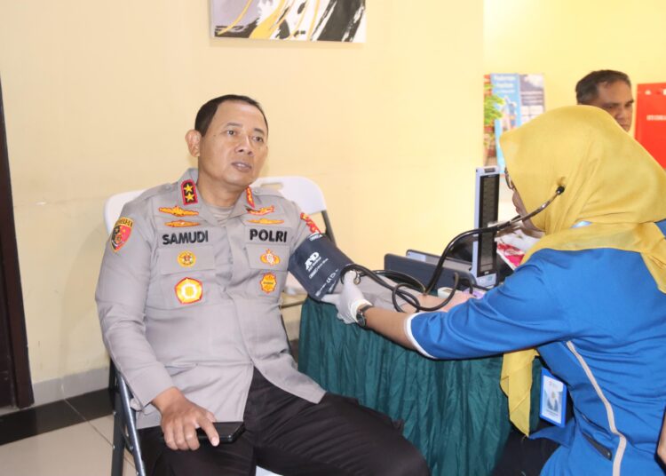 Wakapolda Jalani Pemeriksaan Tekanan Darah