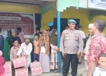 Propam Polda Maluku Santuni Anak Yatim