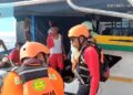 Tim SAR Evakuasi 20 Penumpang Kapal Mati Mesin di Perairan Aru