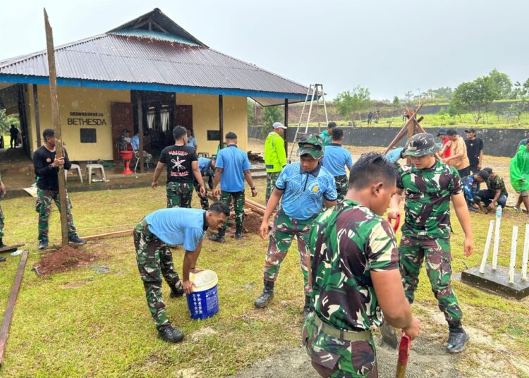 Jelang Hari Bakti TNI AU KE-78, Lanud Pattimura Renovasi Gereja di Negeri Nusaniwe