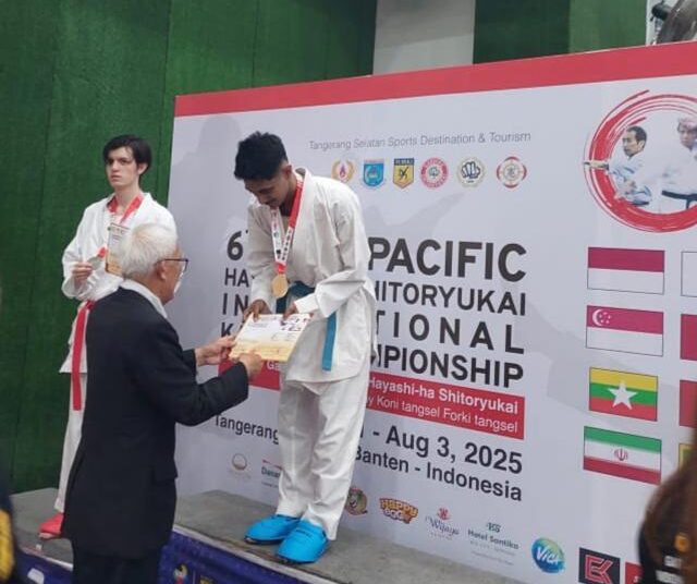 Dua Polisi di Maluku Harumkan Indonesia