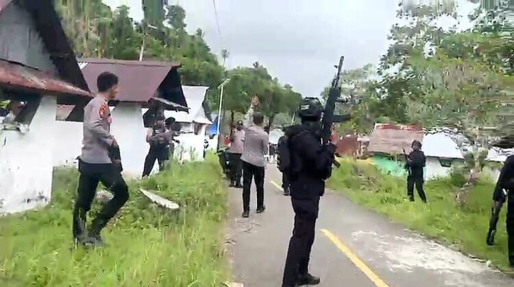 Bentrok Kailolo Kabauw Pecah, Satu Meninggal, Polisi Serukan Perdamaian
