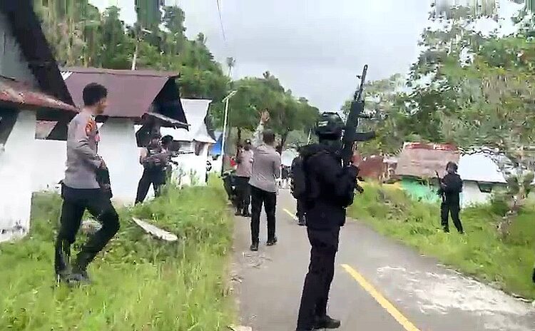 Bentrok Kailolo Kabauw Pecah, Satu Meninggal, Polisi Serukan Perdamaian