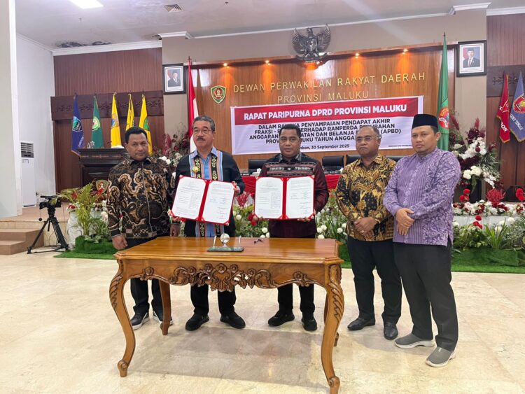 9 Fraksi DPRD Maluku Terima Ranperda APBD Perubahan
