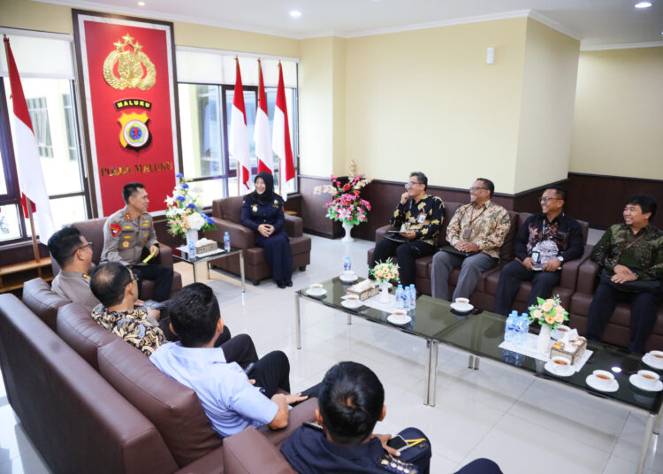 Kapolda, Kepala Kanwil Bea Cukai dan Perbendaharaan Maluku Temu Silaturahmi Perkuat Sinergi Penegakan Hukum