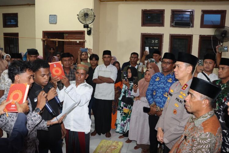 Kapolda Maluku Pimpin Perjanjian Damai Fiditan, Sajam hingga Bom Molotov Diserahkan