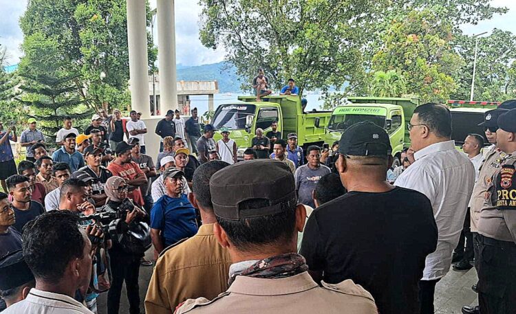 DPRD Maluku Terima Tuntutan Sopir Dump Truck soal Penutupan Tambang Galian C