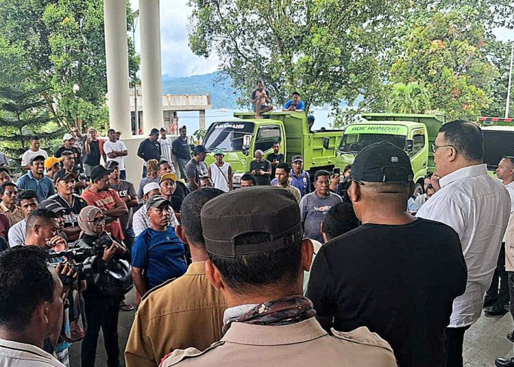 DPRD Maluku Terima Tuntutan Sopir Dump Truck soal Penutupan Tambang Galian C