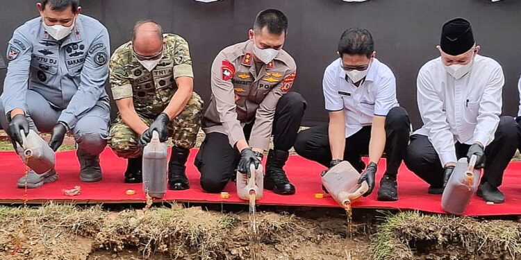 Polda Maluku Musnahkan 5,8 Ton Miras Ilegal, Kapolda Maluku Tekankan Perlunya Kesungguhan Bersama