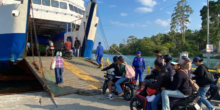 Polisi Perketat Arus Balik Lebaran Idul Fitri, 4.178 Penumpang Padati Pelabuhan Hunimua Ambon