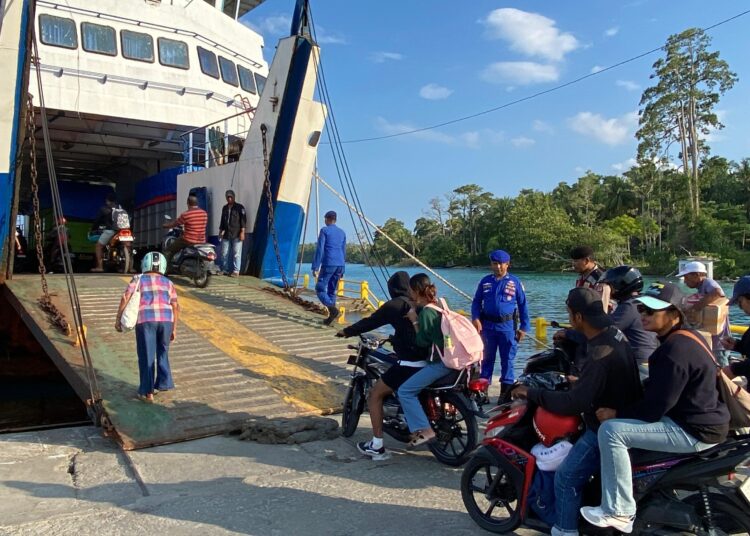 Polisi Perketat Arus Balik Lebaran Idul Fitri, 4.178 Penumpang Padati Pelabuhan Hunimua Ambon