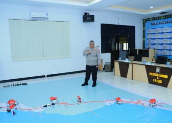 Ratusan Anggota Porlesta Ambon Amankan Budaya Pukul Sapu Lidi di Mamala–Morela