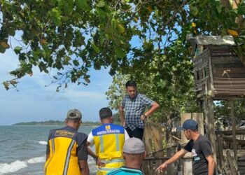 DPRD Maluku Tinjau Lokasi Talud Rusak Akibat Abrasi Pantai di Sejumlah Desa