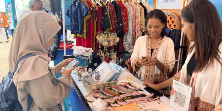 SALAM FEST 2026, Mitra Binaan Pertamina Patra Niaga Pamerkan Kain Tenun Tanimbar