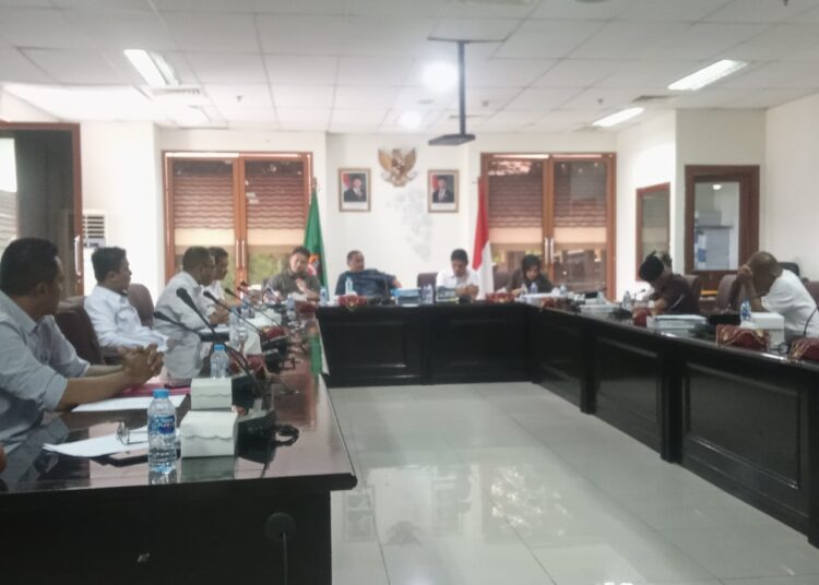 Dewan Minta Perkuat Bukti Peredaran Sianida di Buru