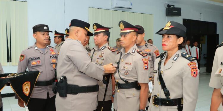 Kapolresta Ambon Lantik Lima Kapolsek Baru