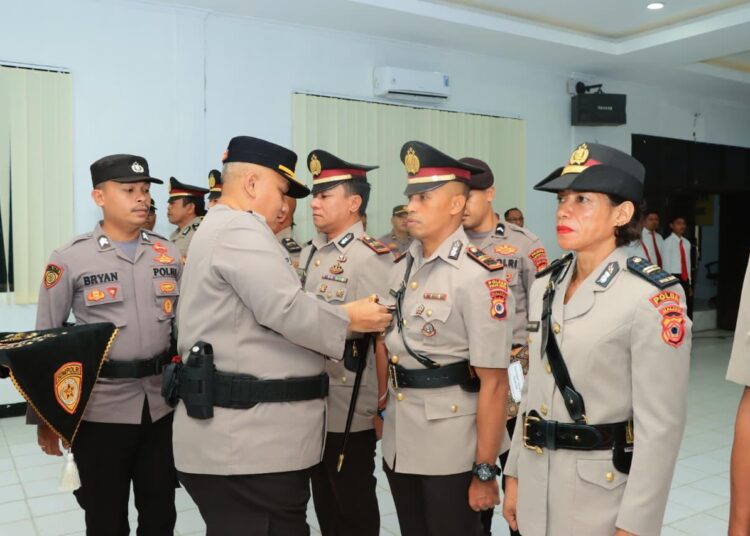 Kapolresta Ambon Lantik Lima Kapolsek Baru