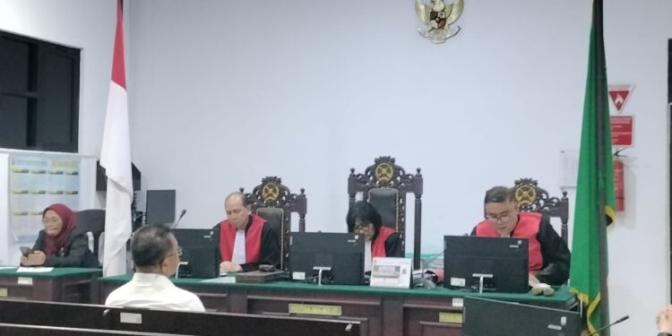 Mantan Bupati KKT hanya Divonis Ringan Dua Tahun Penjara